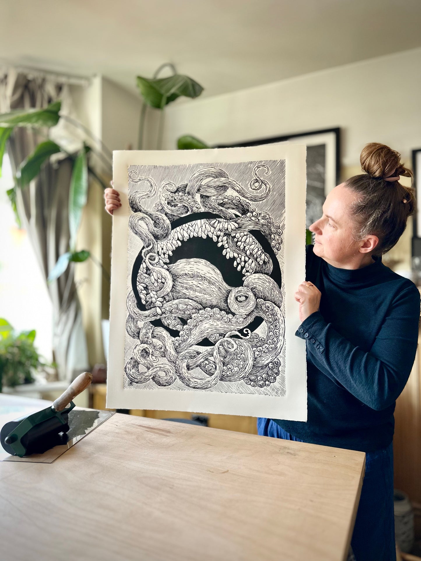Silent Orb / 56x76cm