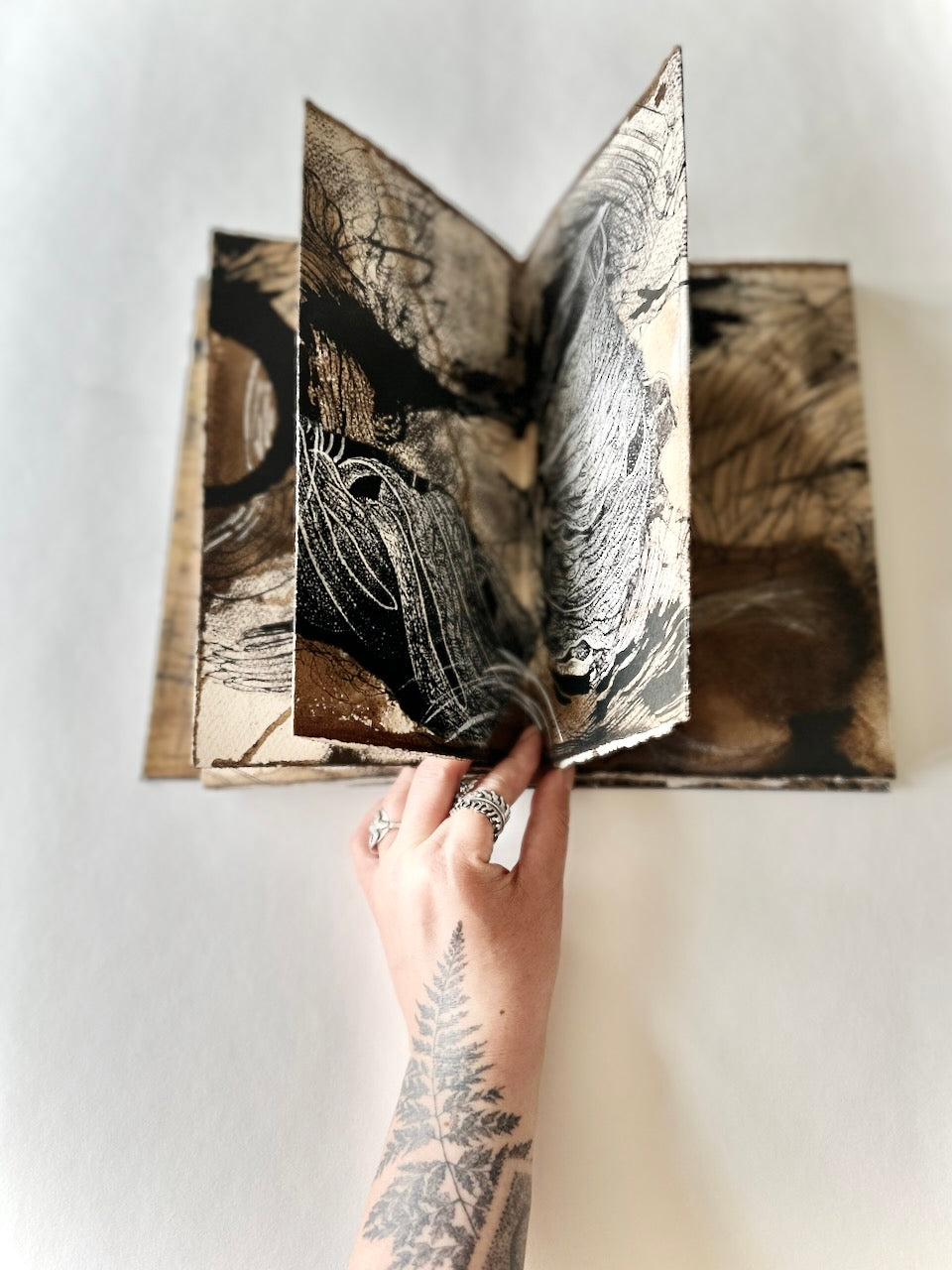 'Rooflines' / ART BOOK