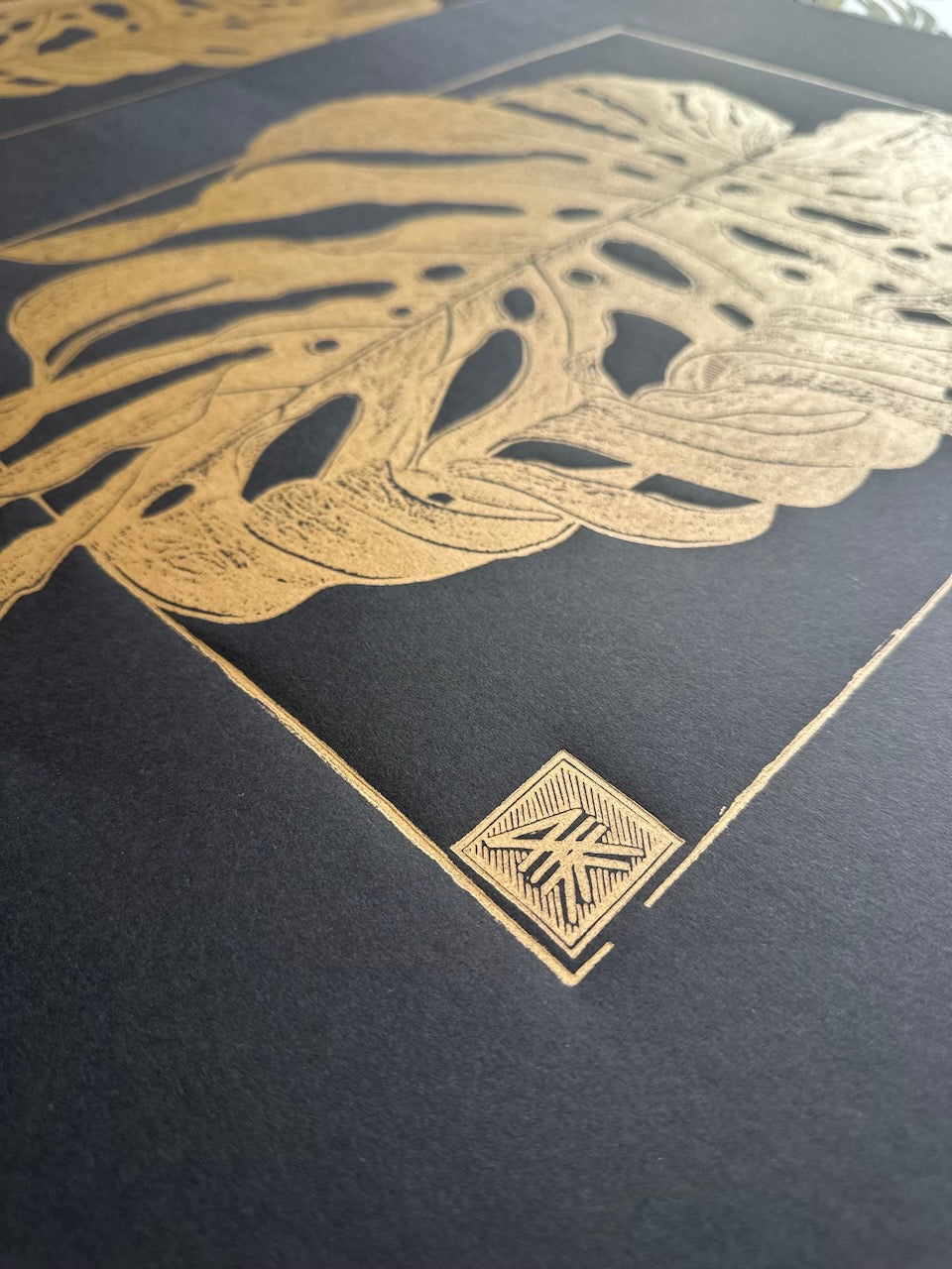 GOLD Monstera's Leaf / 50x70cm