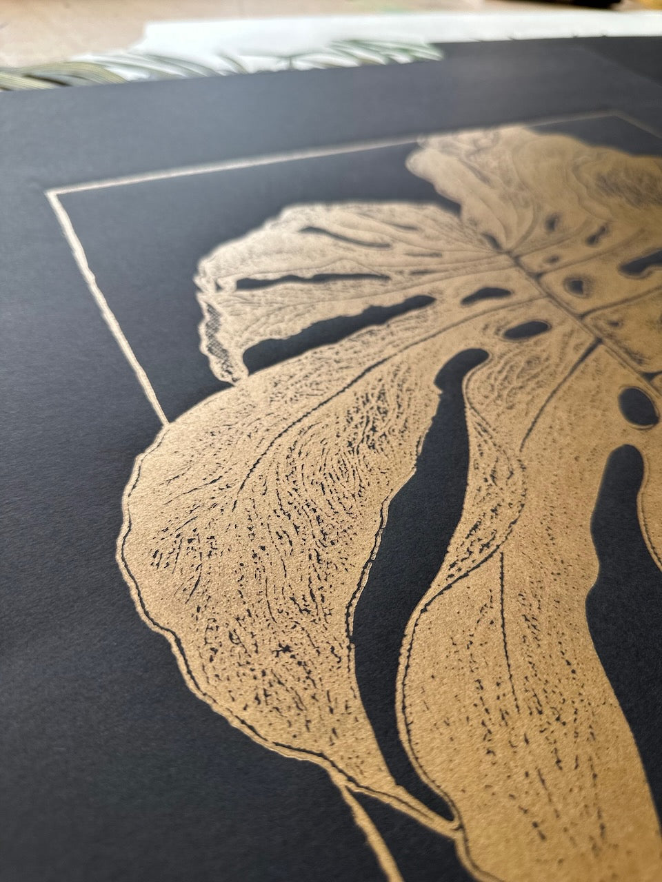 GOLD Monstera's Leaf / 50x70cm