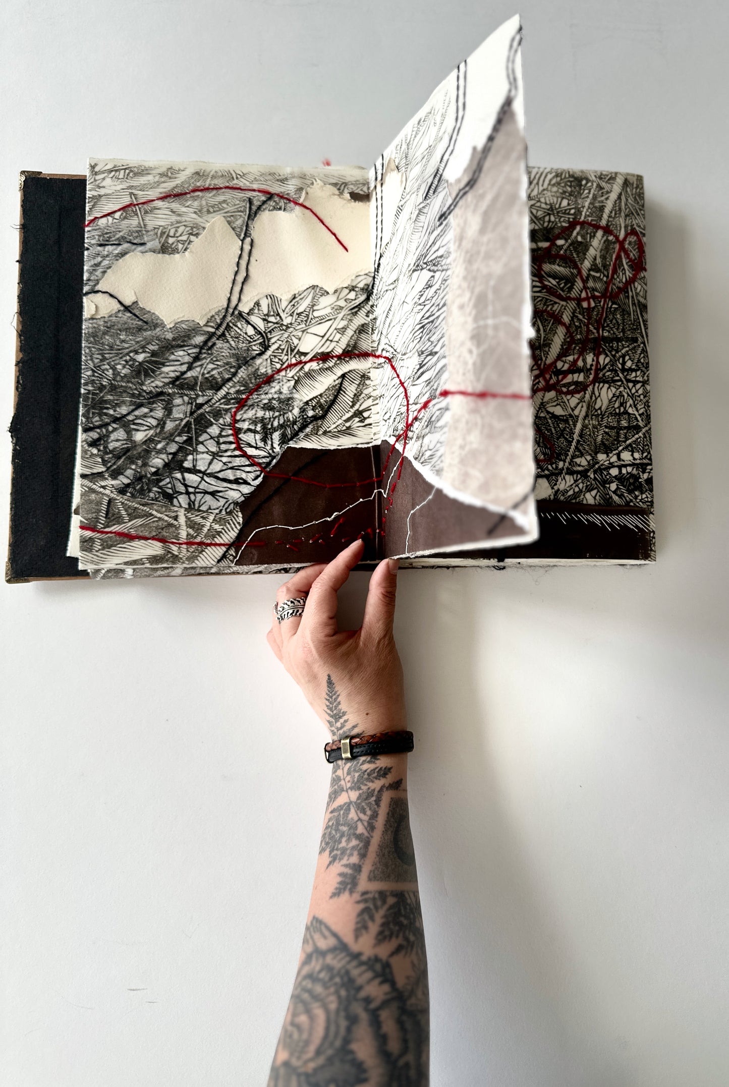 The Shelter / ART BOOK