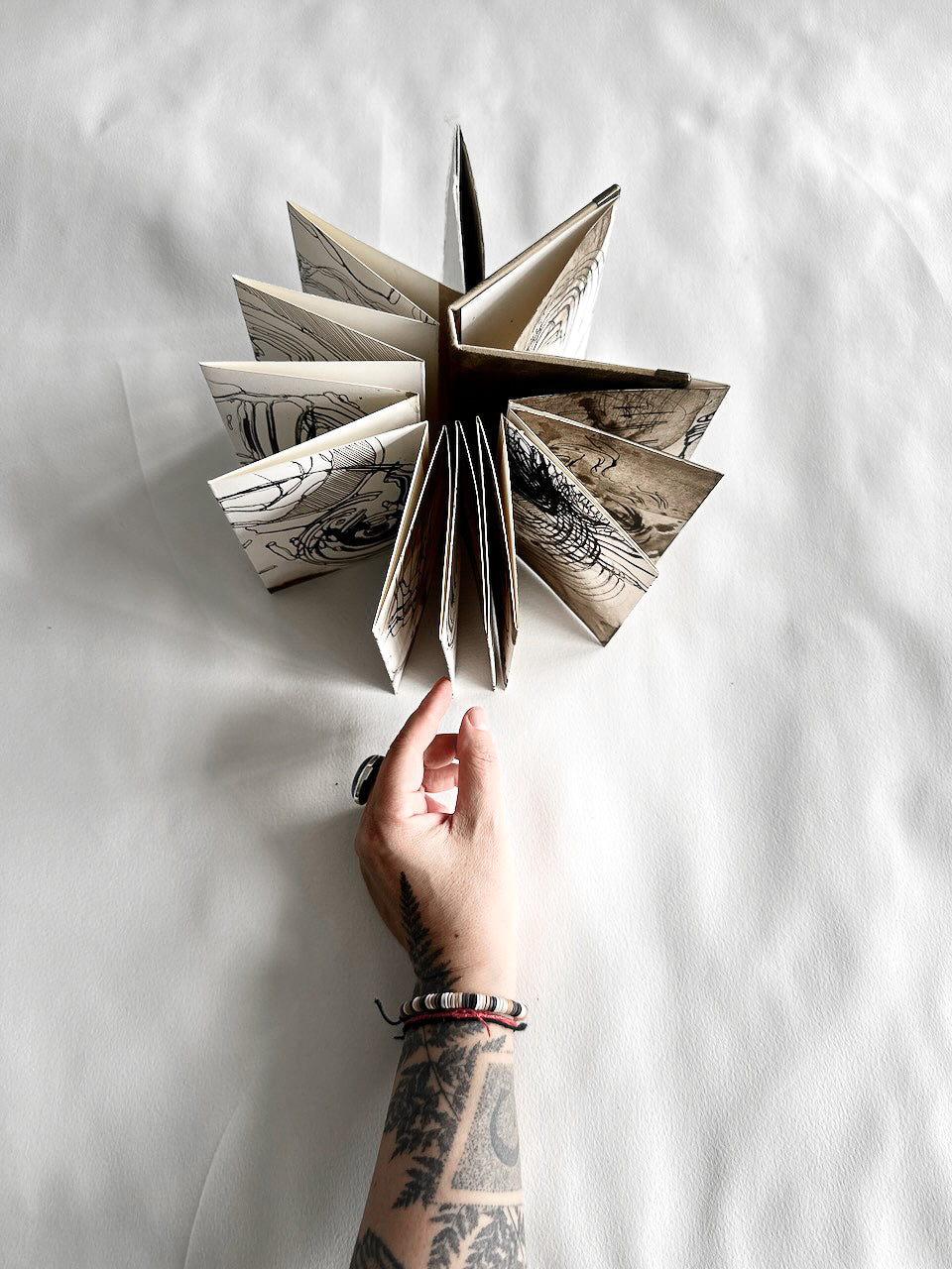 Connect / ART BOOK