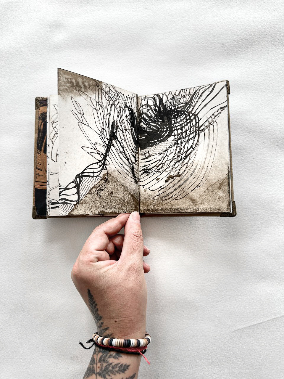Connect / ART BOOK